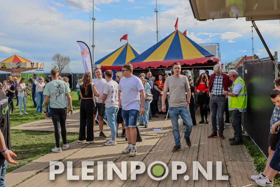 Publiek    Bezoekers (65)